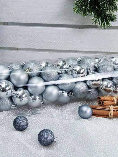 srebrne božične kroglice